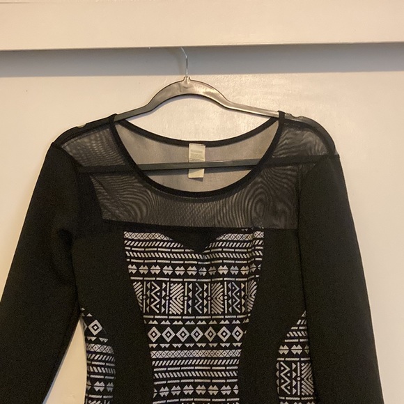 Dress - Picture 2 of 9